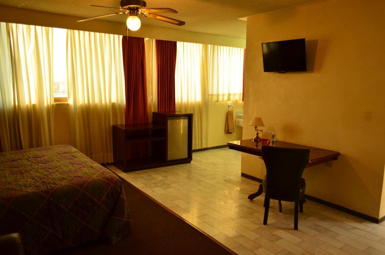 Hotel Flamingo Kristal Irapuato Exterior photo